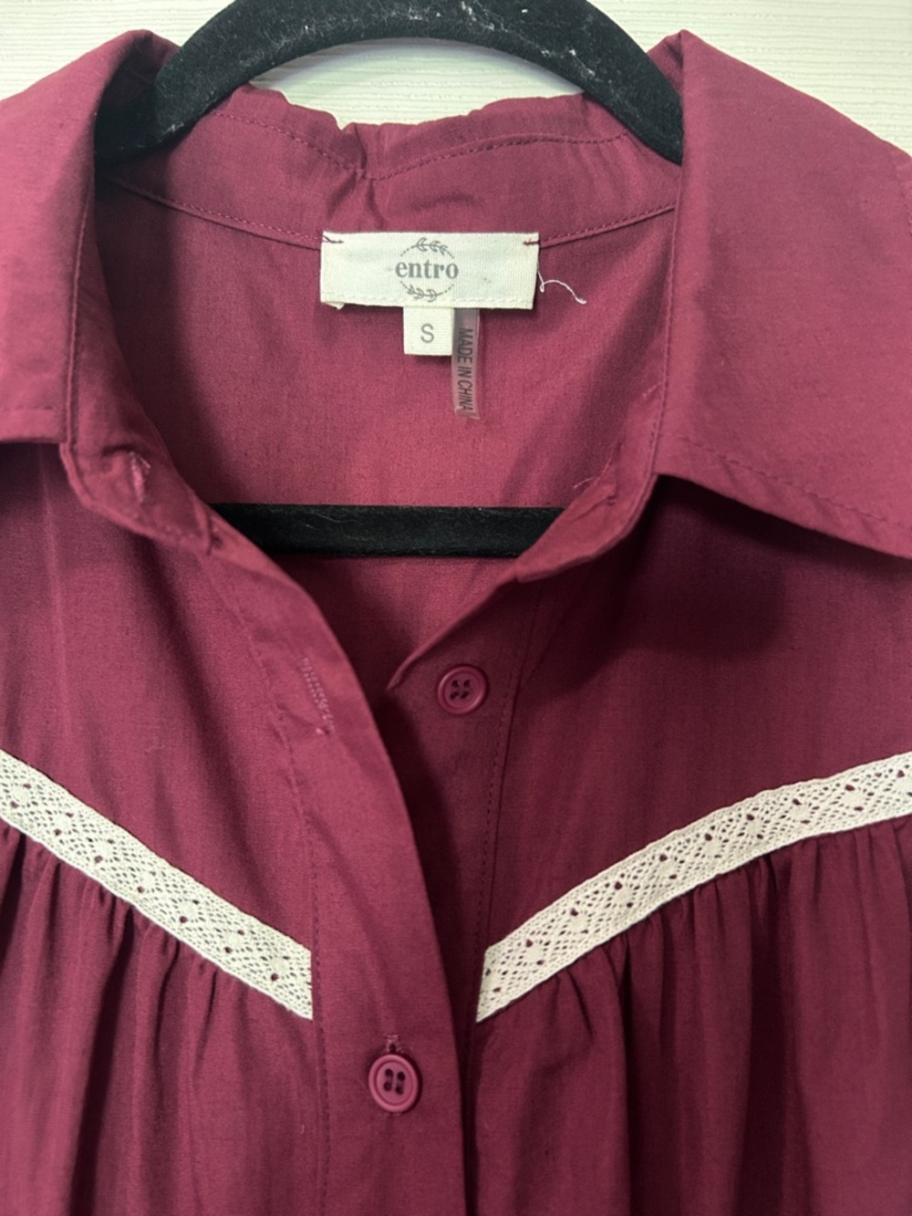 entro Burgundy Ruffle Tiered Dress with Lace Trim beautiful - Picture 2 of 4